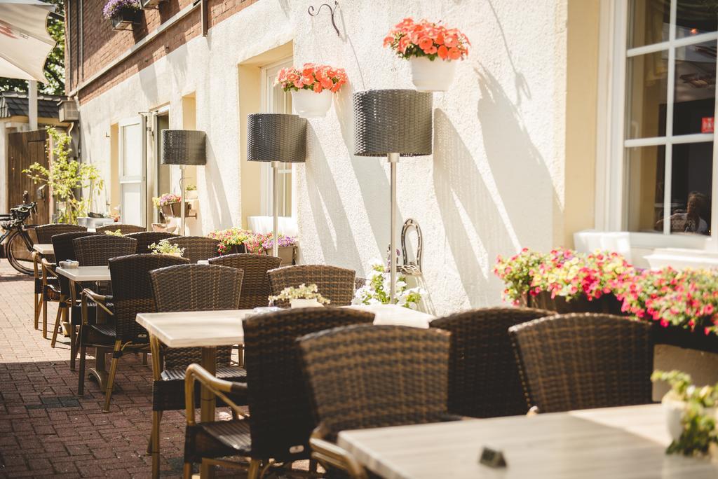 Hotel & Restaurant Zum Vater Rhein Monheim am Rhein Exterior photo